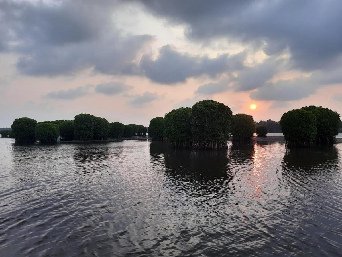 The Camp Club Beach Villa Payyannur ภายนอก รูปภาพ